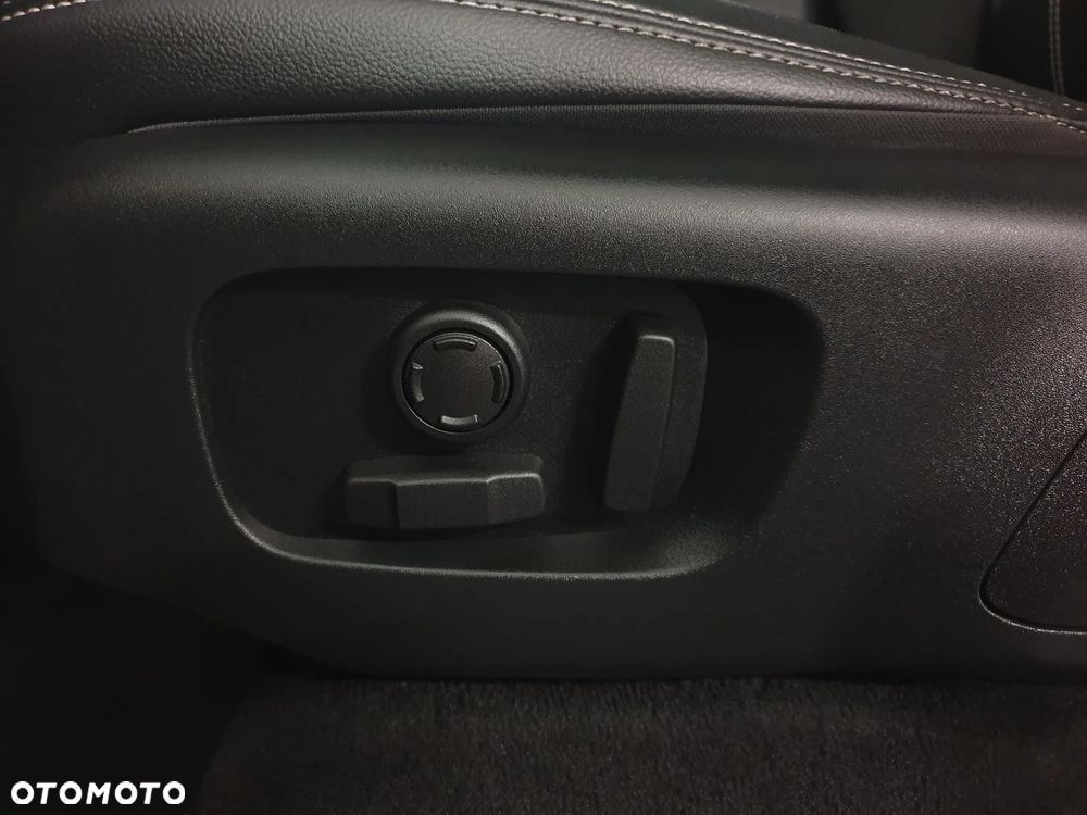 Land Rover Range Rover Velar D200 Dynamic SE - 26