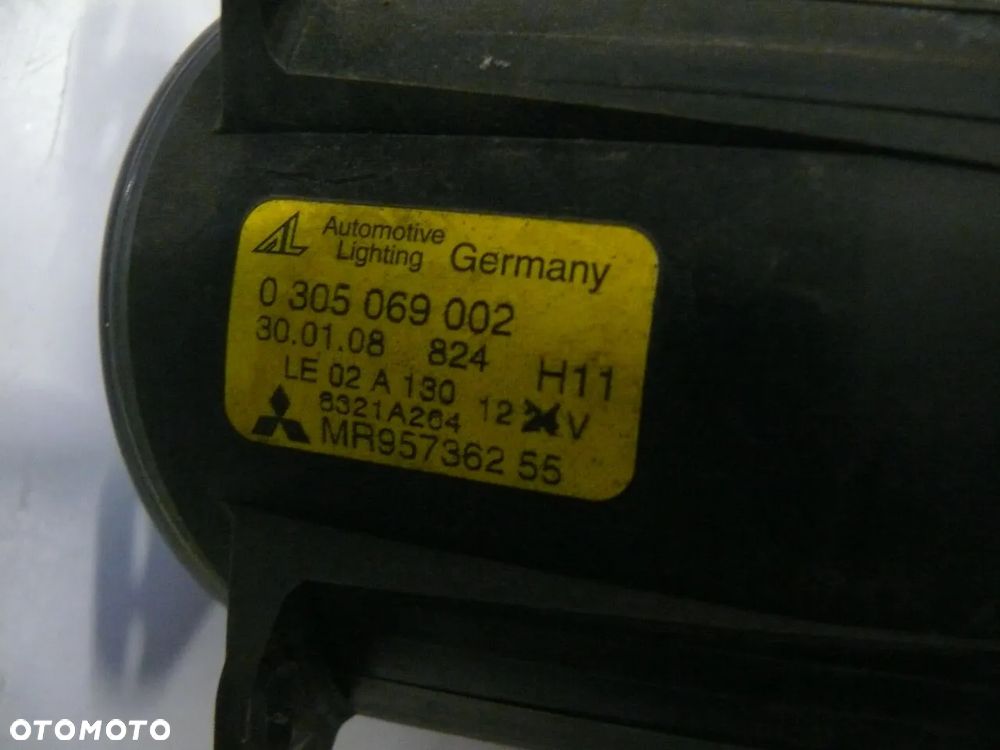 HALOGEN PRZEDNI PRAWY MITSUBISHI COLT LANCER 2004 2008 - 3