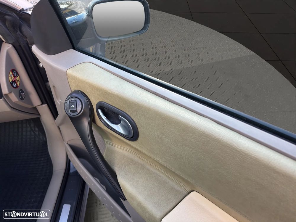 Renault Mégane CC 1.9 dCi Conf. Privilége - 17