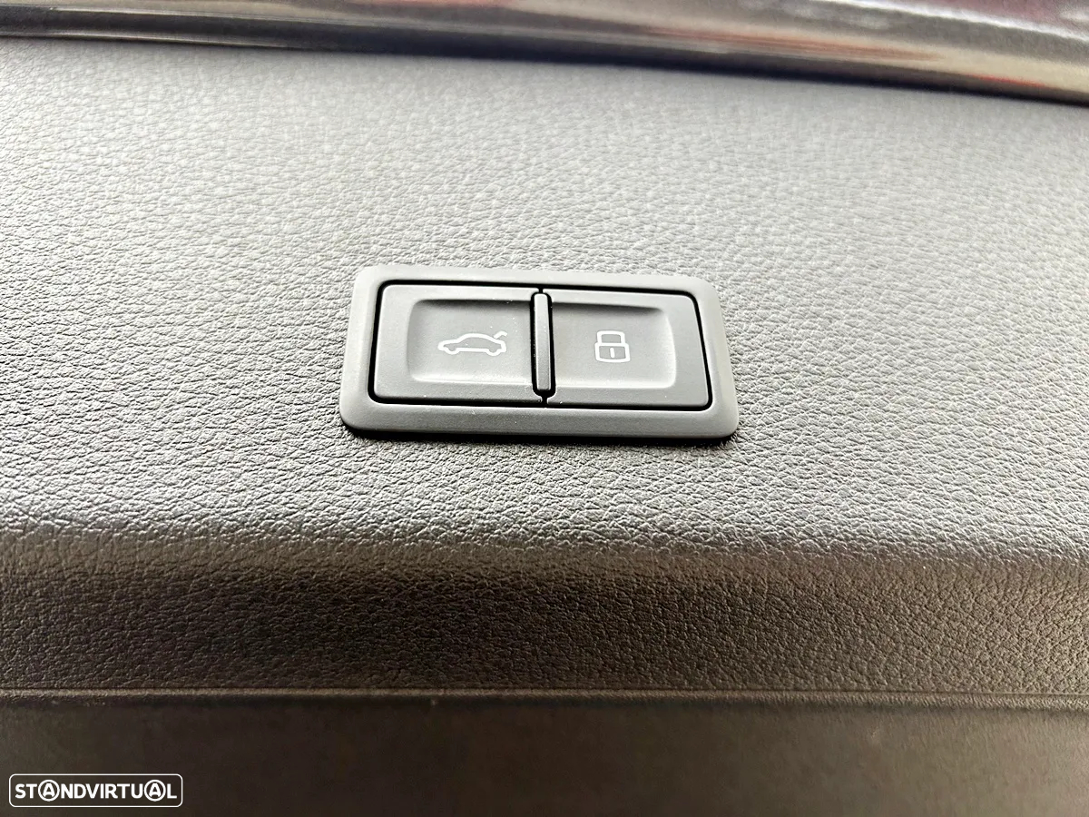 Audi e-tron 55 quattro S line - 36