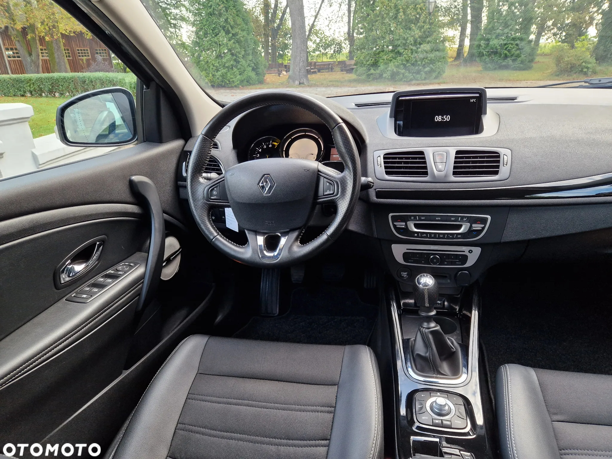 Renault Megane Grandtour ENERGY TCe 115 Start & Stop Bose Edition - 24