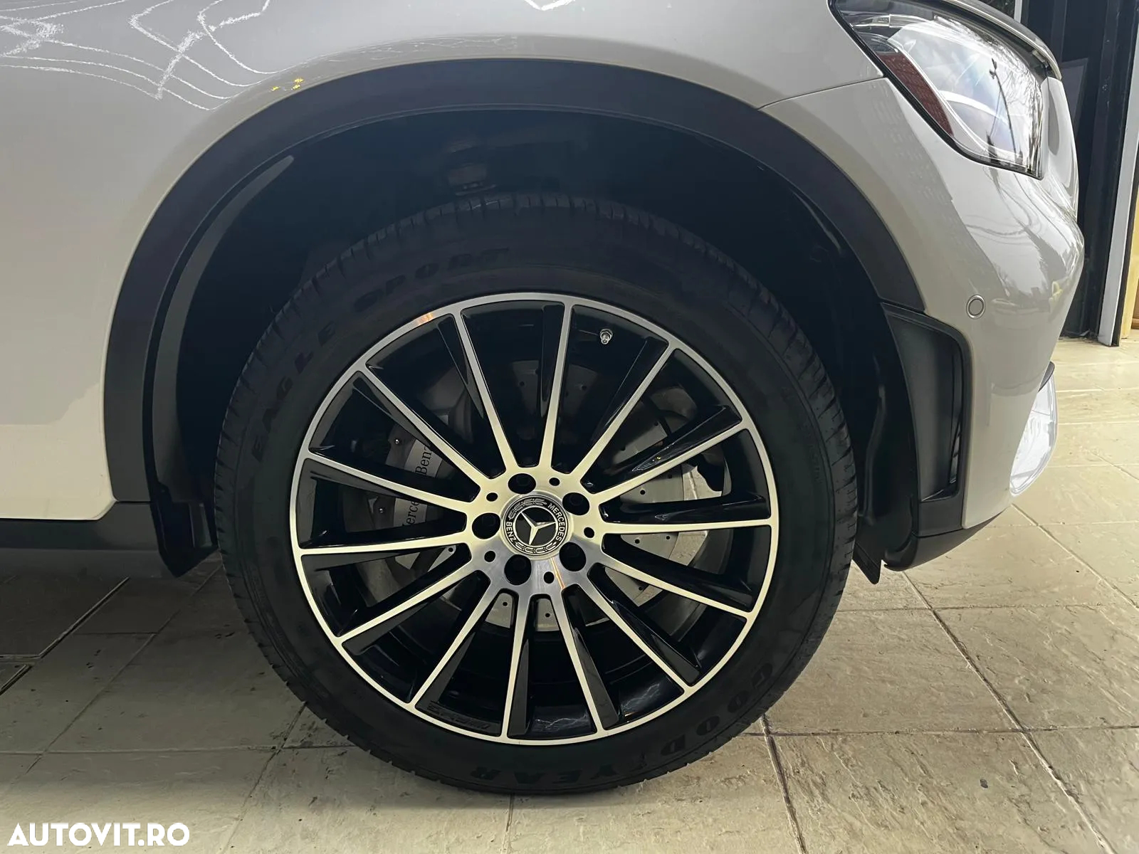 Mercedes-Benz GLC Coupe 300 4Matic 9G-TRONIC AMG Line - 7