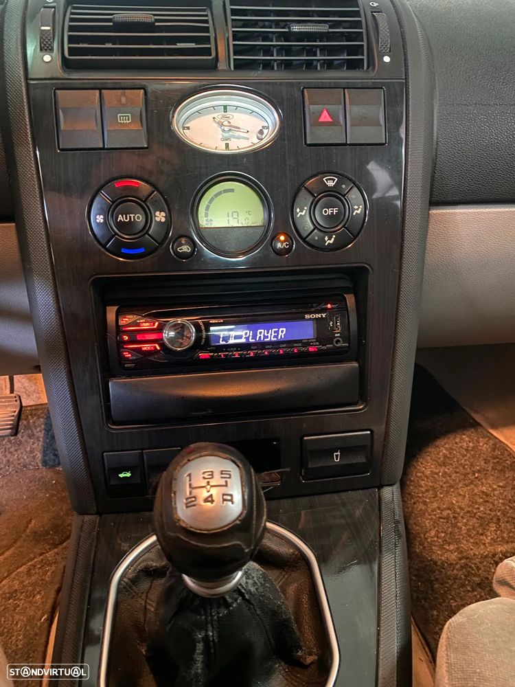 Ford Mondeo 2.0 TDdi Ghia - 12