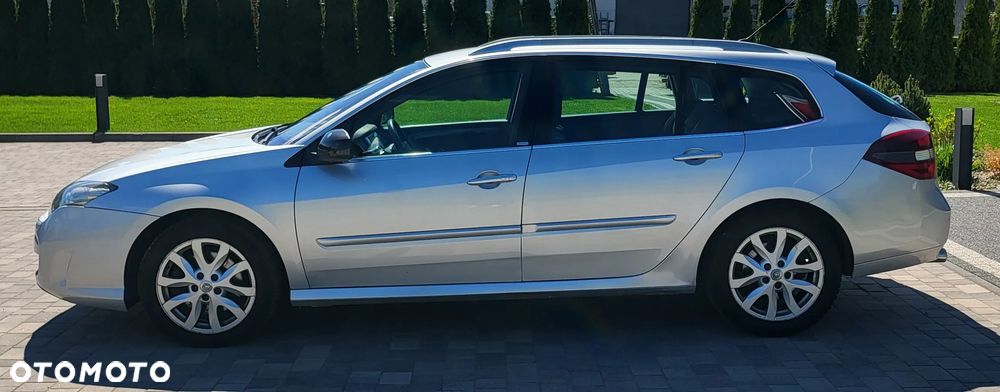 Renault Laguna 2.0 dCi FAP Initiale - 8