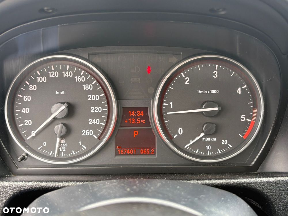 BMW X1 sDrive18d Sport Line - 24