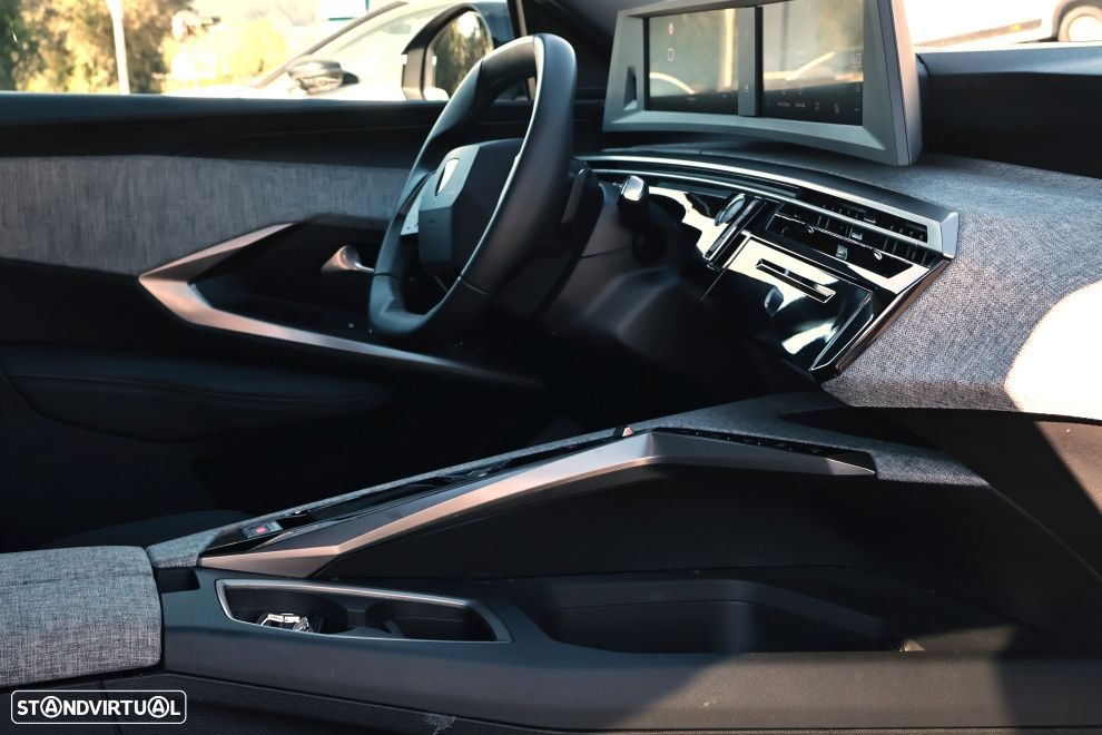 Peugeot 5008 1.2 Hybrid Allure e-DCS6 - 12