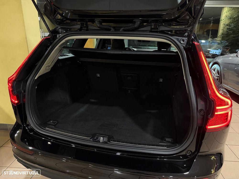 Volvo V60 2.0 B4 Momentum Geartronic - 42