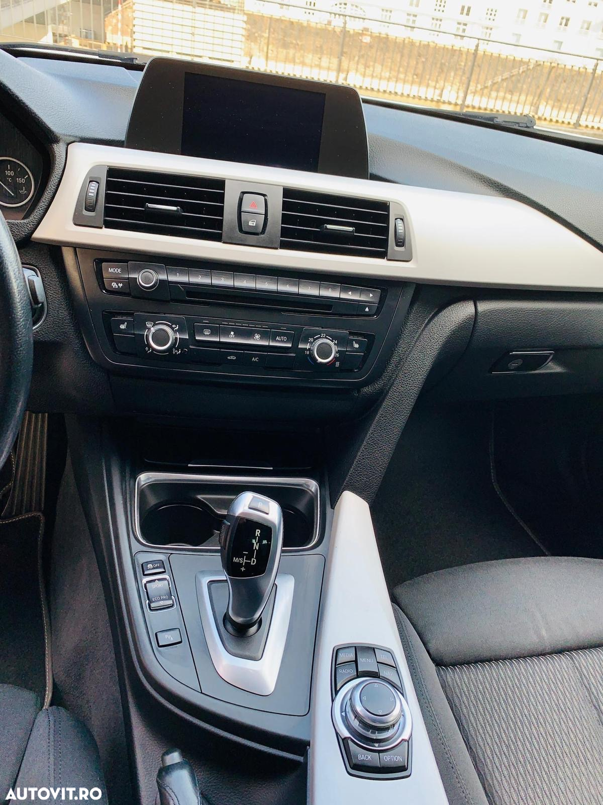 BMW Seria 3 318d Aut. - 9