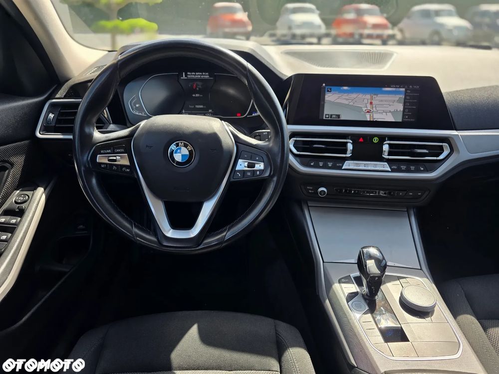 BMW Seria 3 318i Sport - 37