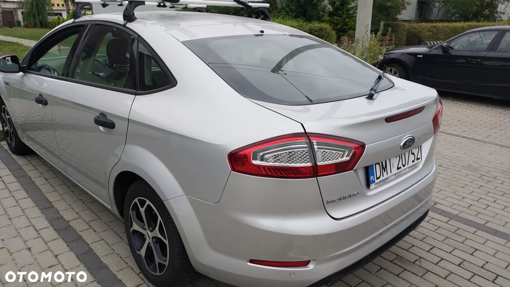Ford Mondeo 2.0 TDCi Ambiente - 4