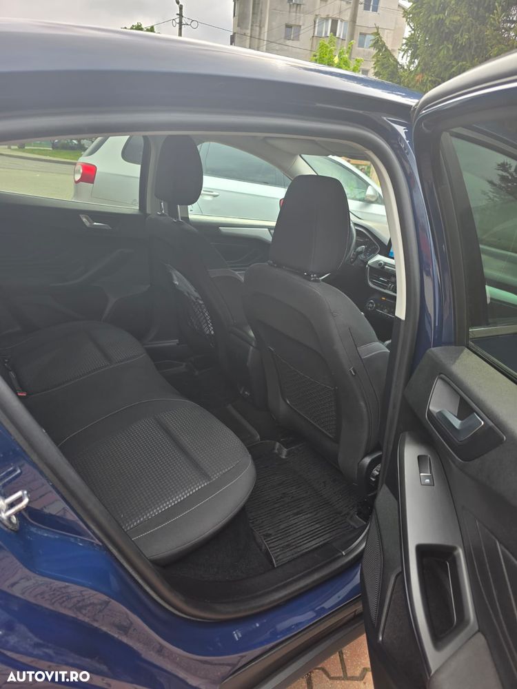 Ford Focus - 9