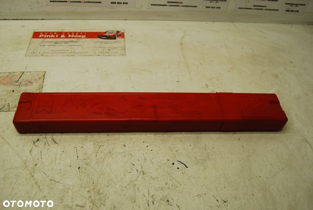 TRÓJKĄT OSTRZEGAWCZY 8D9860251B 8D9860251A AUDI A4 B6 B7 A3 VW GOLF IV KOMBI BORA 8H0860251 AUDI A4 B6 B7 CABRIO - 2