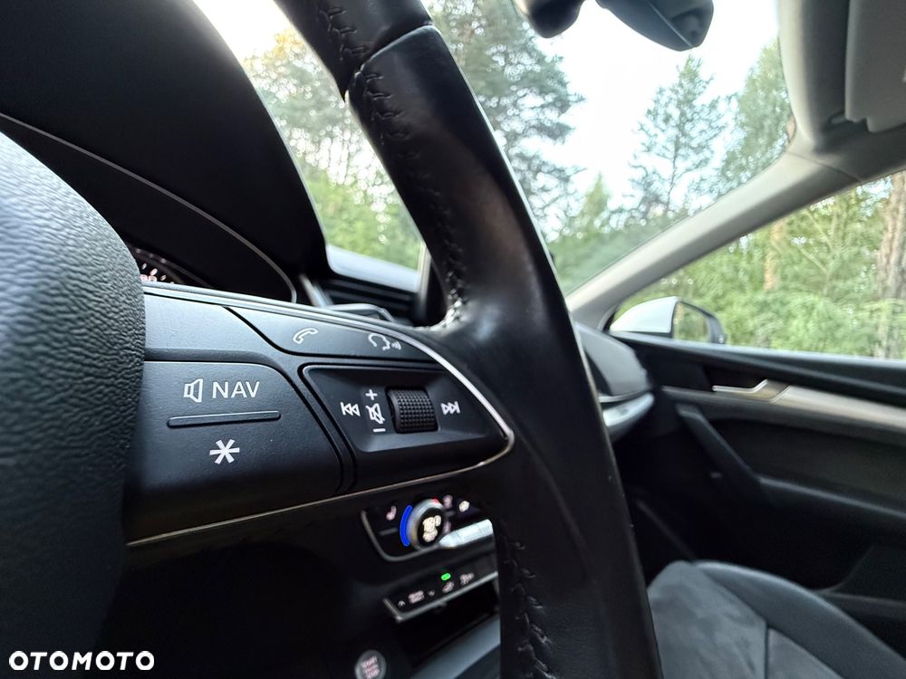 Audi Q5 55 TFSIe quattro S tronic S line business - 28