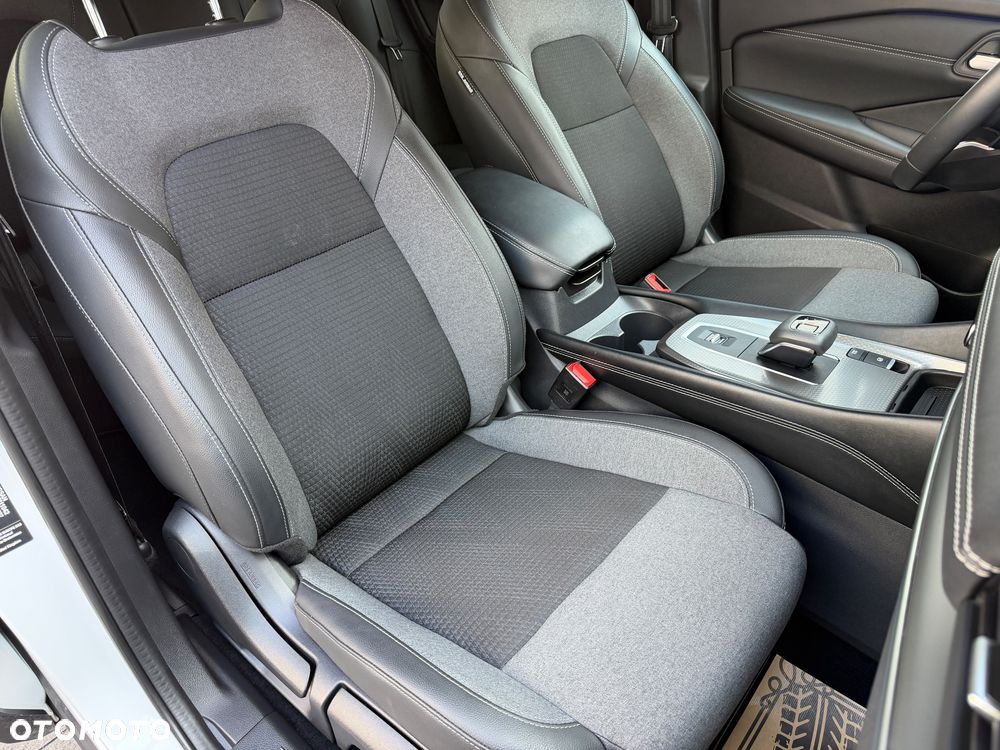 Nissan Qashqai 1.3 DIG-T MHEV N-Connecta Xtronic - 35