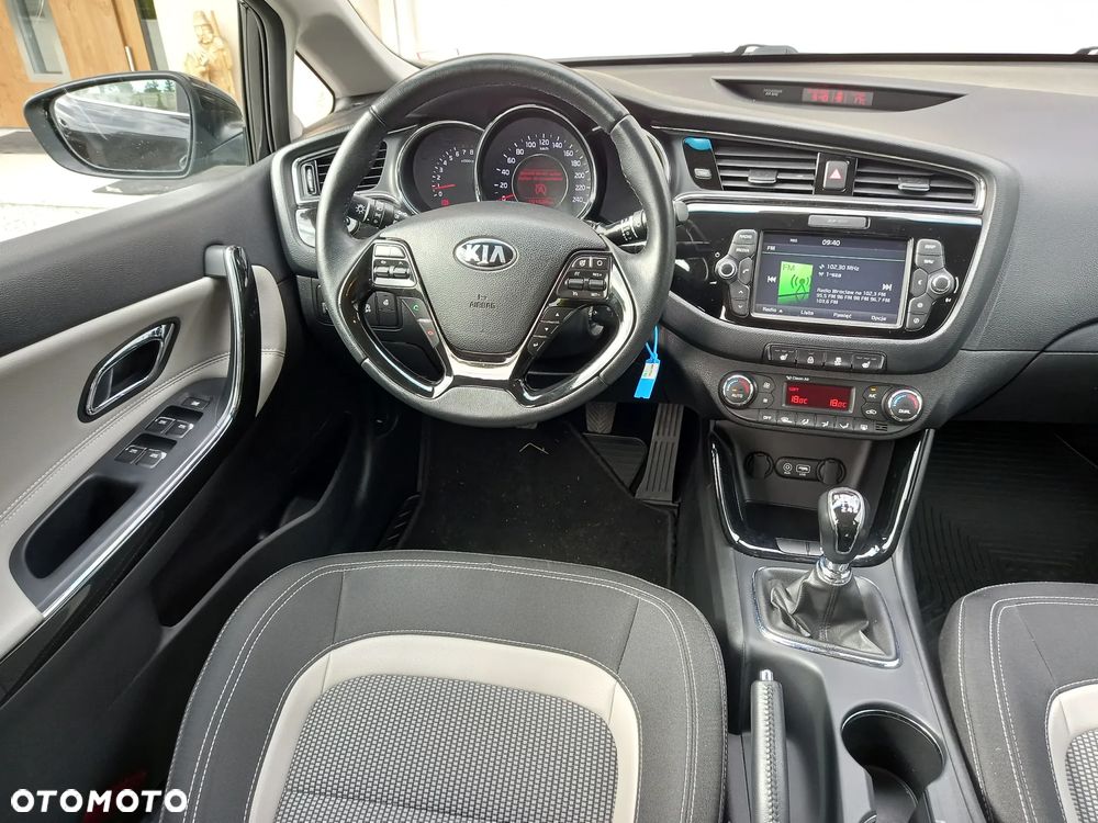Kia Ceed 1.6 GDI Platinum Edition - 20