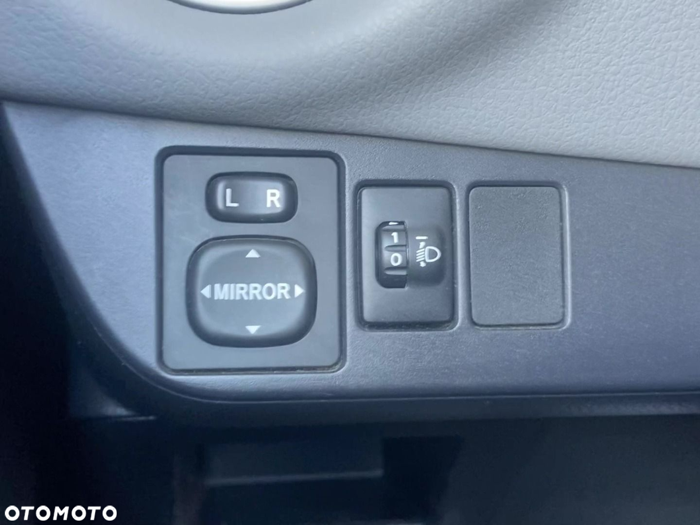 Toyota Yaris - 23