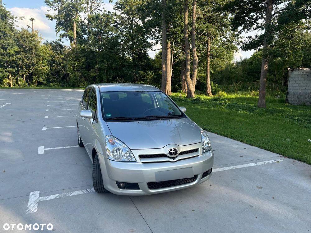 Toyota Corolla Verso - 2