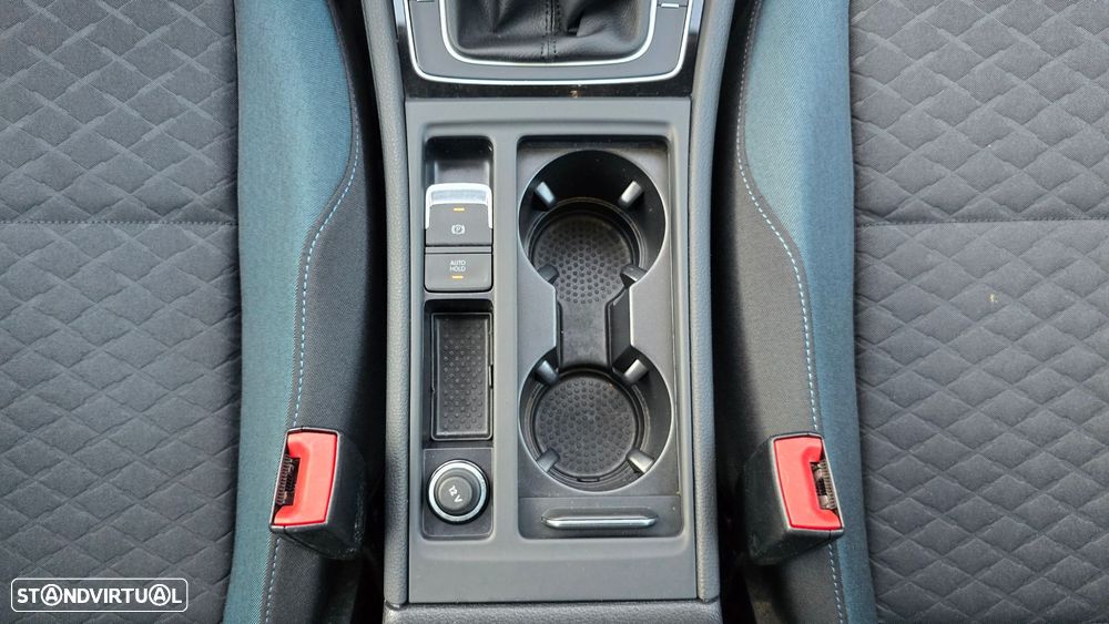 VW Golf Variant 1.6 TDi SCR IQ.DRIVE - 42