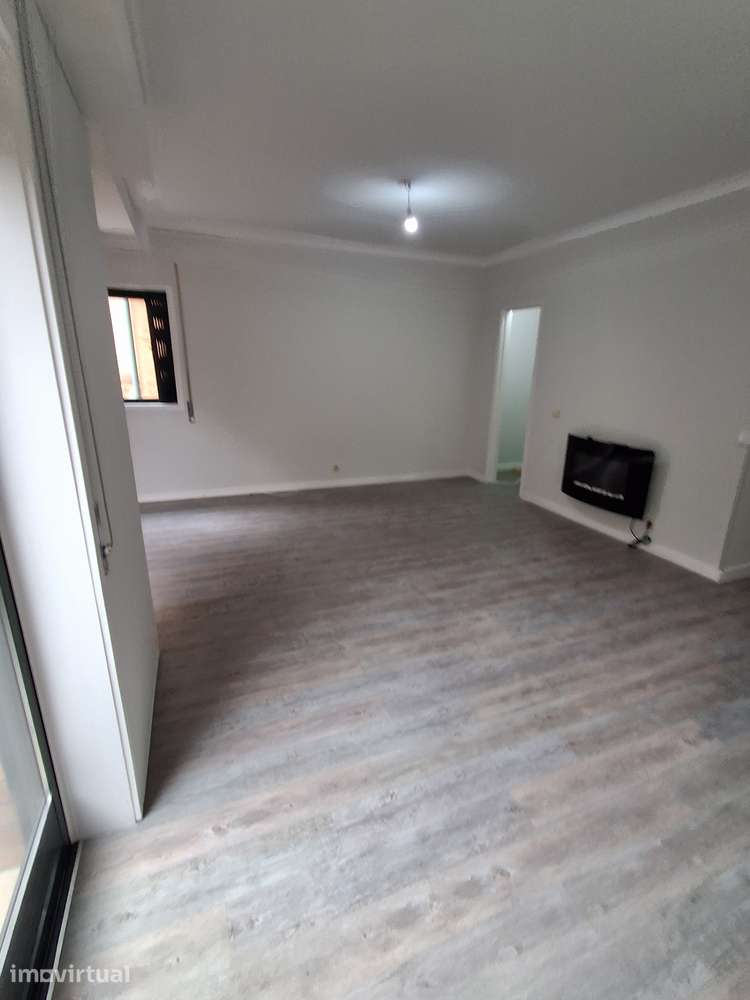 Apartamento T1 +1 com 77m² Matosinhos - Grande imagem: 2/29