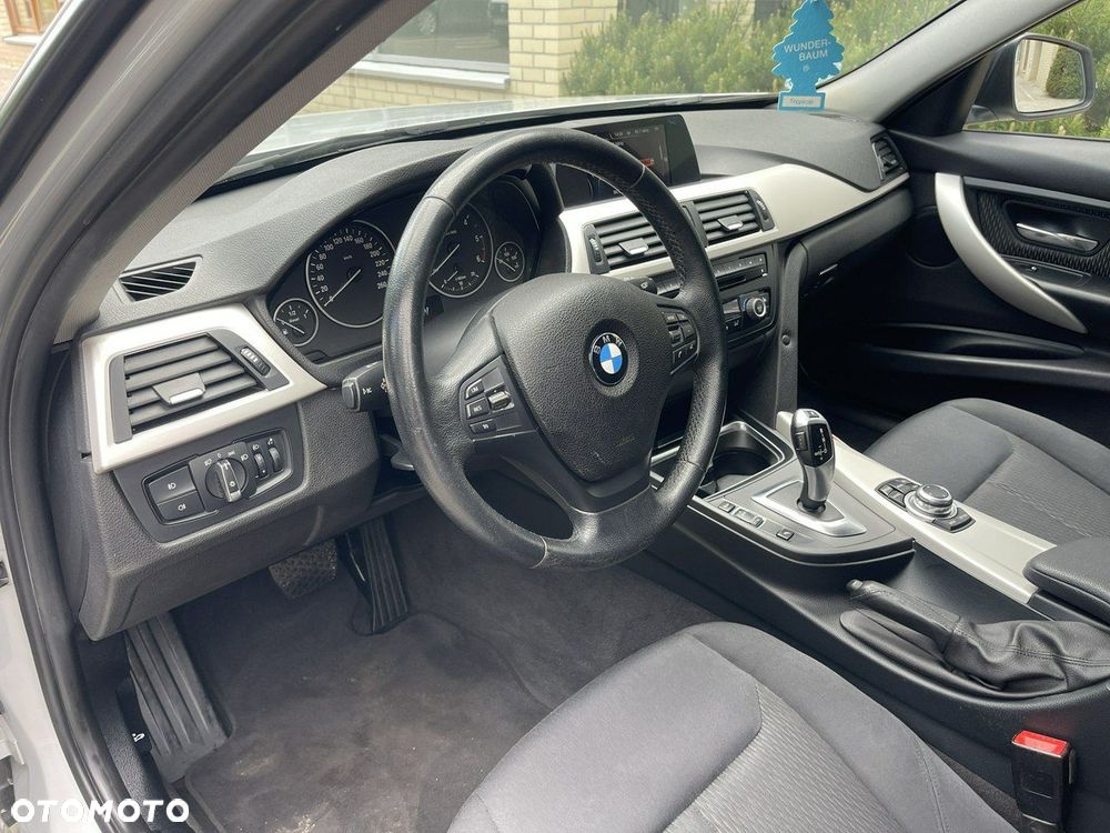 BMW Seria 3 - 22