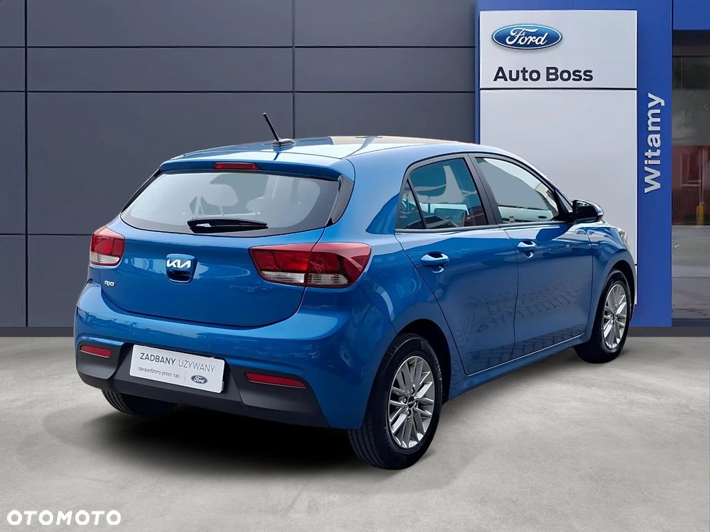 Kia Rio 1.2 L - 5