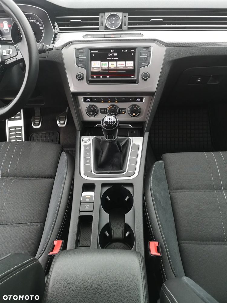 Volkswagen Passat - 17
