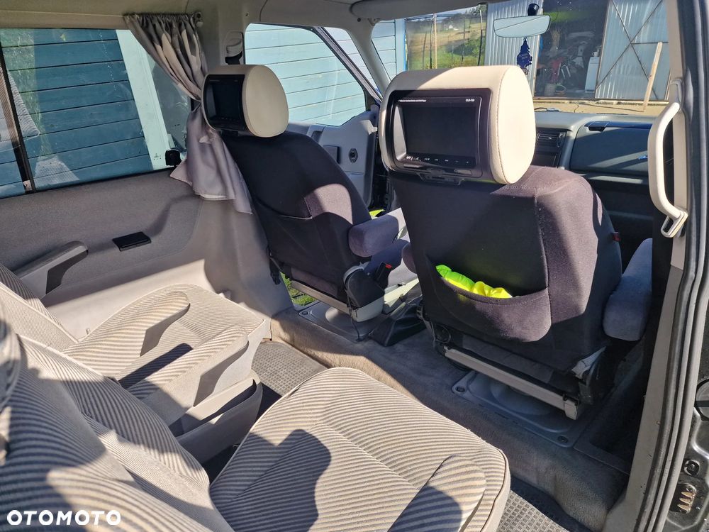 Volkswagen Caravelle GL - 19