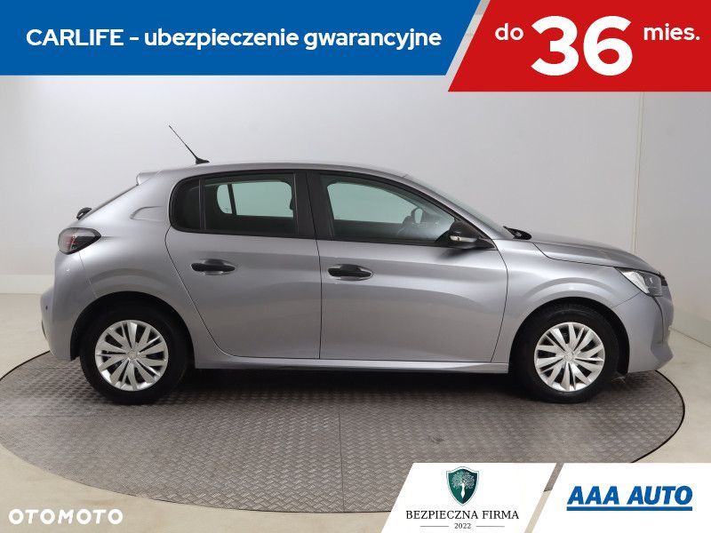 Peugeot 208 - 8