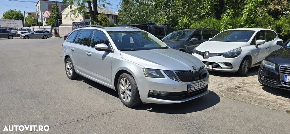 Skoda Octavia 1.6 TDI DSG Ambition - 1