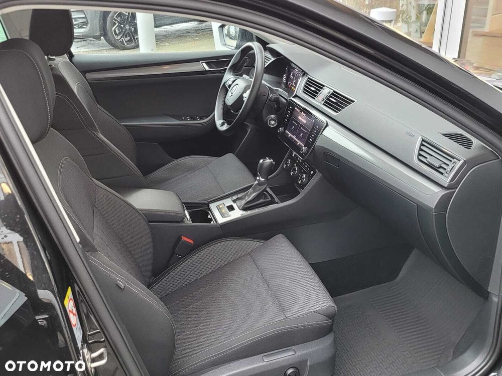 Skoda Superb 2.0 TDI SCR Style DSG - 9