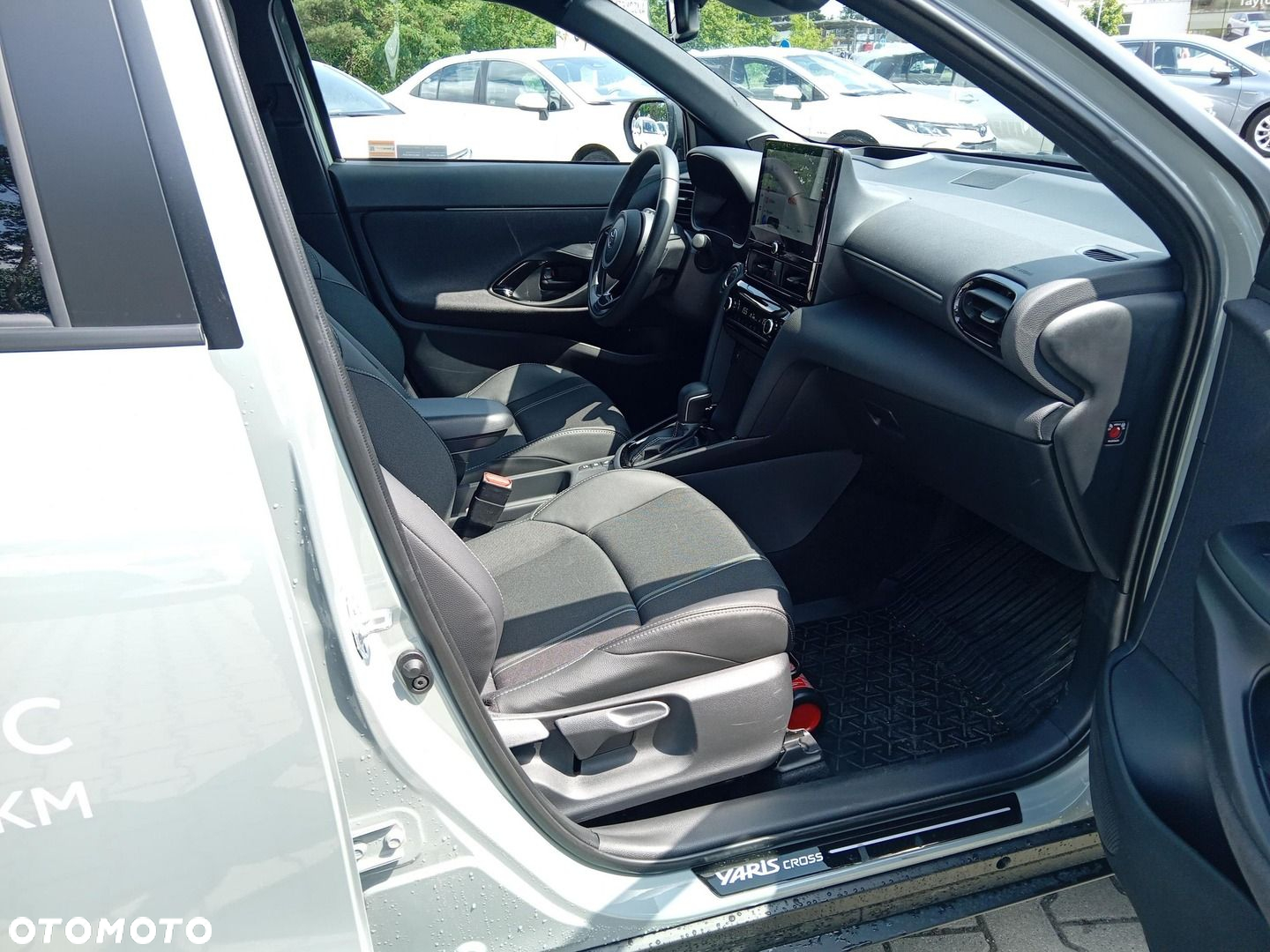 Toyota Yaris Cross - 17