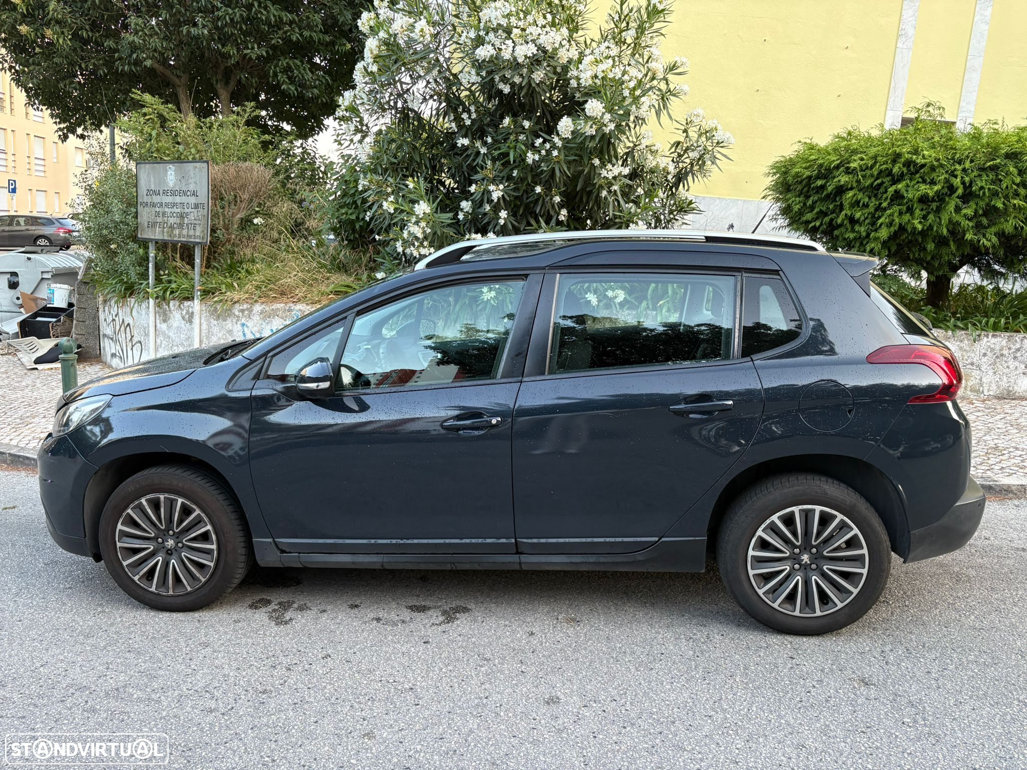Peugeot 2008 1.5 BlueHDi Style - 12