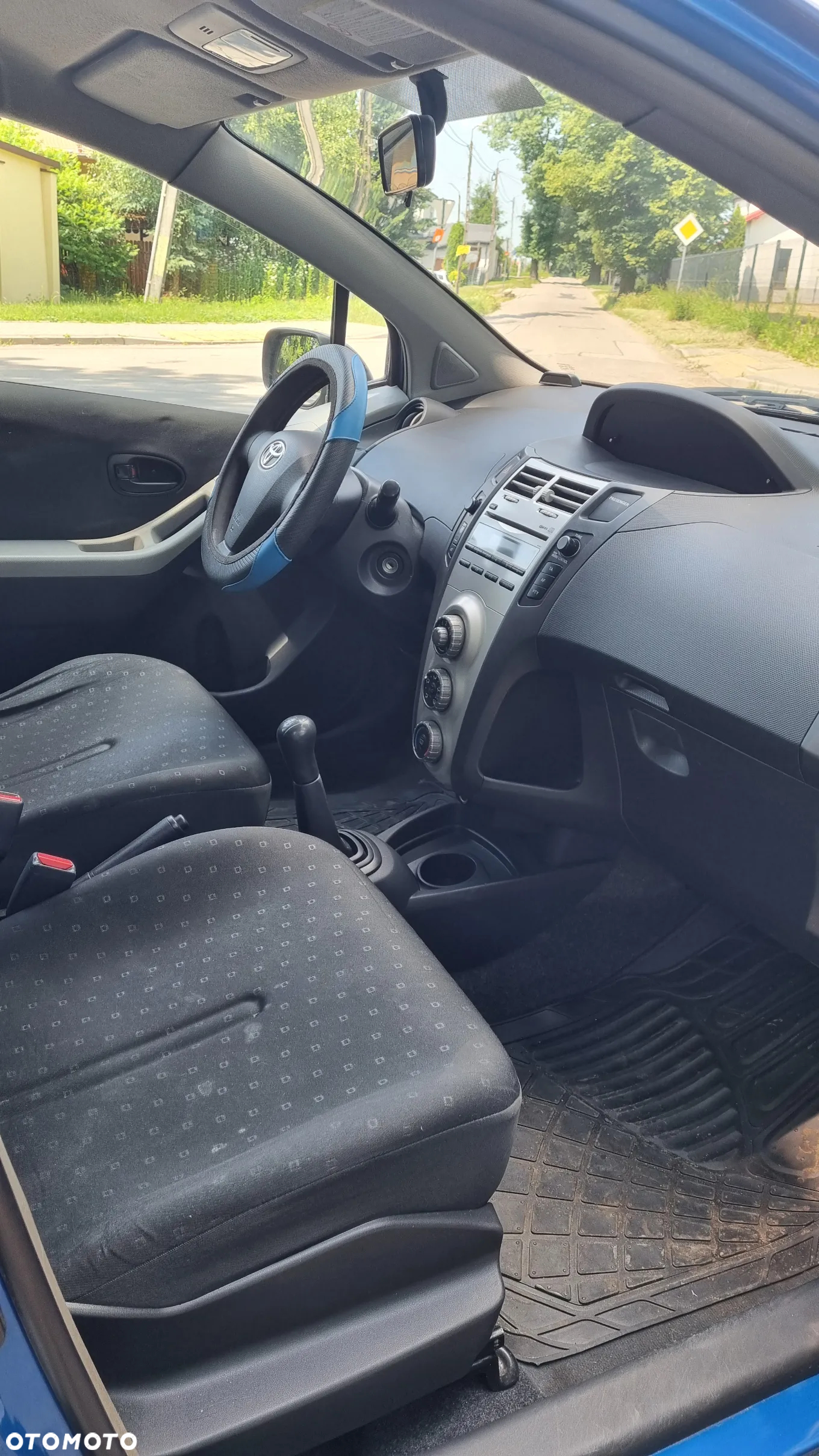 Toyota Yaris 1.0 Luna A/C - 12
