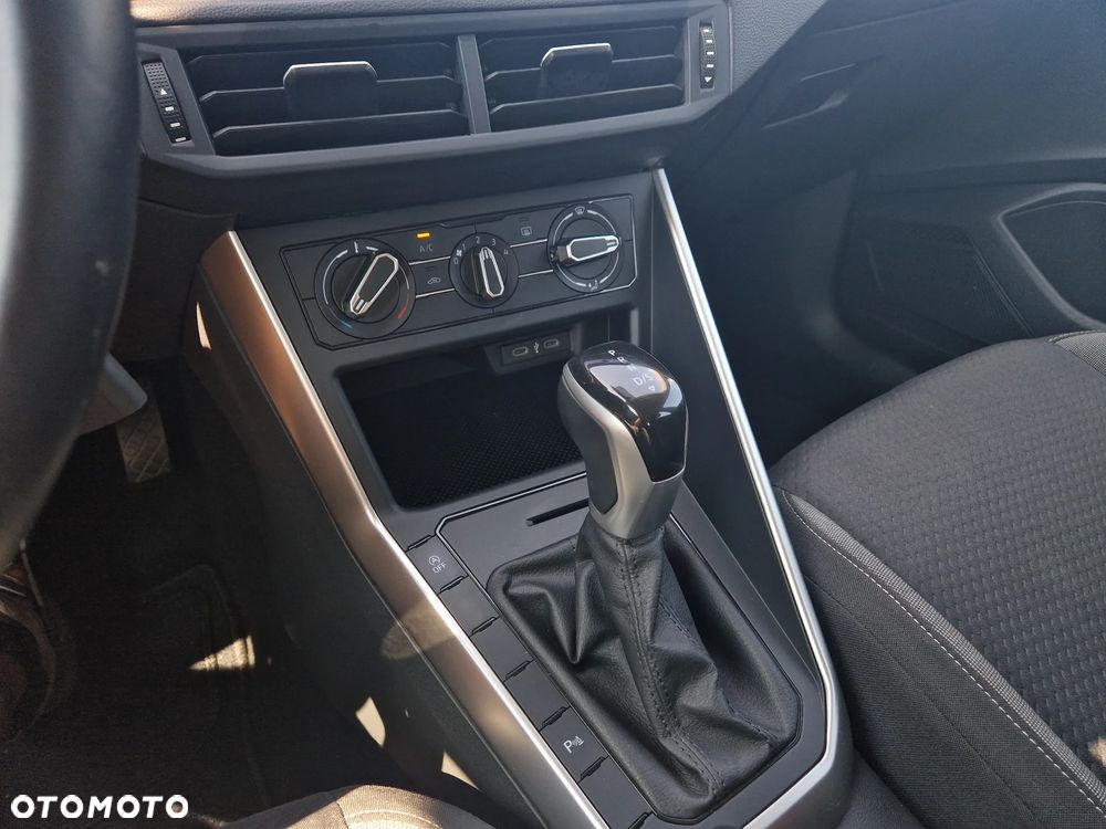 Volkswagen Polo 1.0 TSI Life DSG - 23
