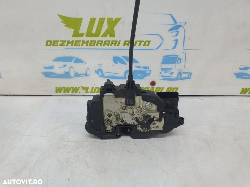 Broasca usa stanga spate 825030002r Renault Megane 3  [din 2008 pana  2014] - 5