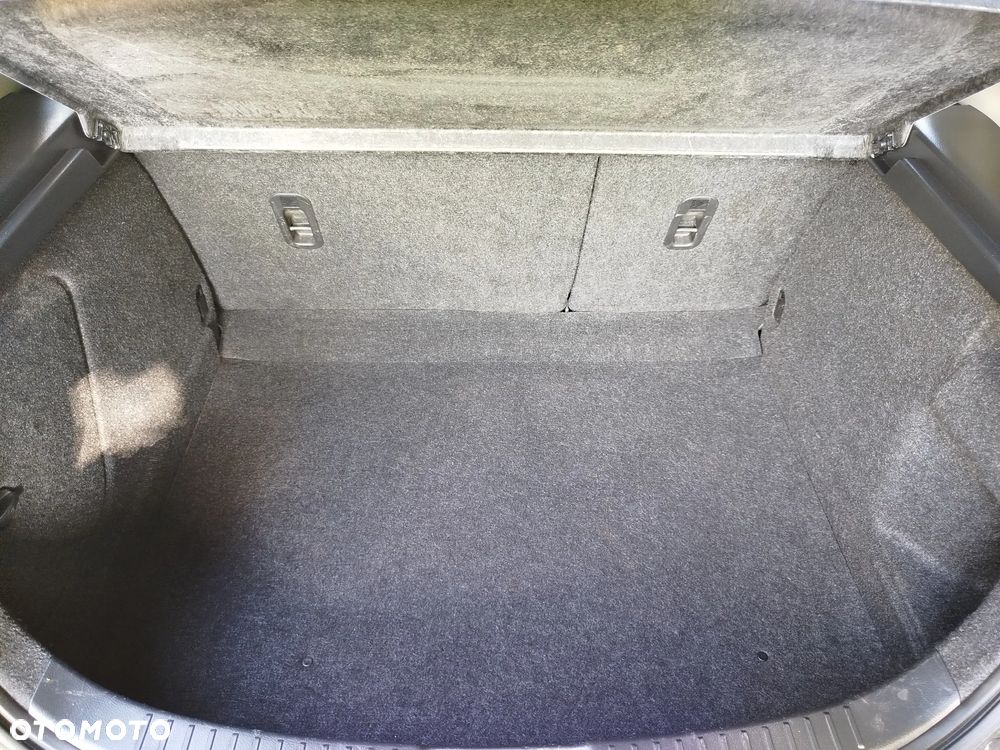 Mazda 3 1.6 Exclusive + - 20