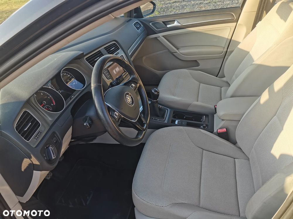 Volkswagen Golf - 19