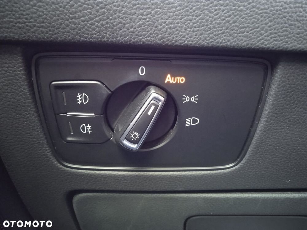 Volkswagen Passat - 18