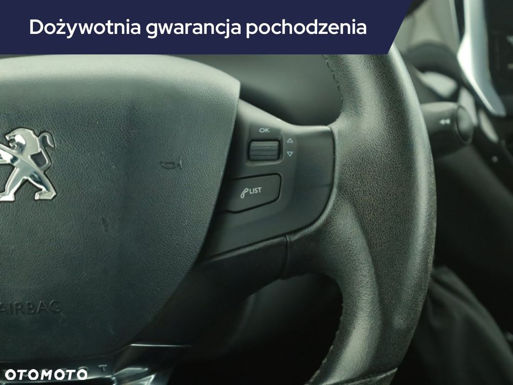 Peugeot 208 - 17