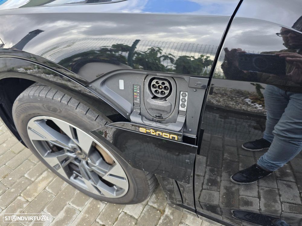 Audi e-tron 55 quattro S line - 11