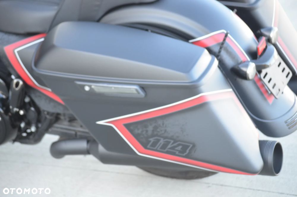 Harley-Davidson Touring Road Glide - 38