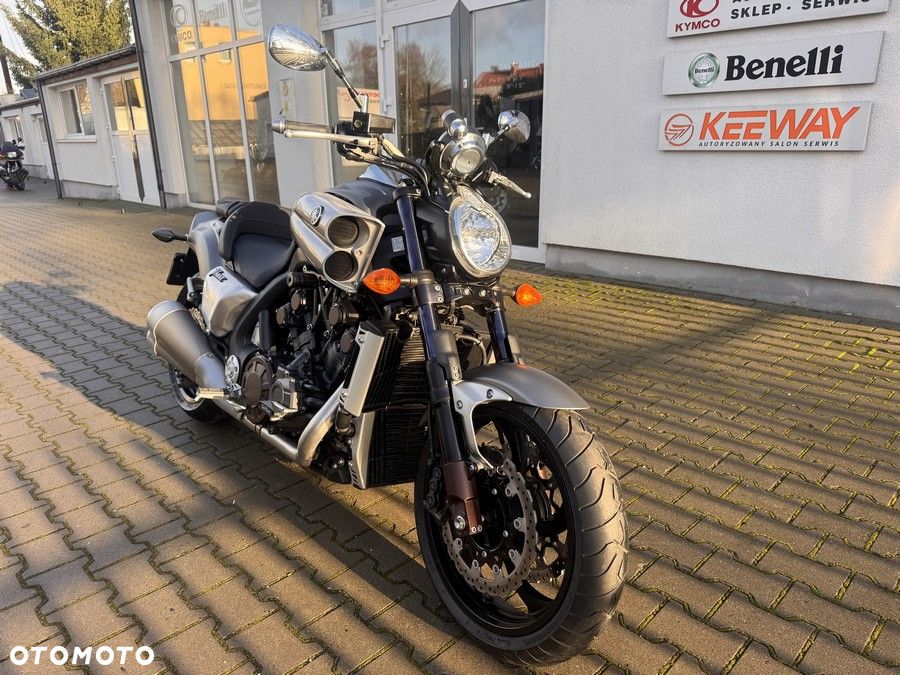 Yamaha V-MAX - 2