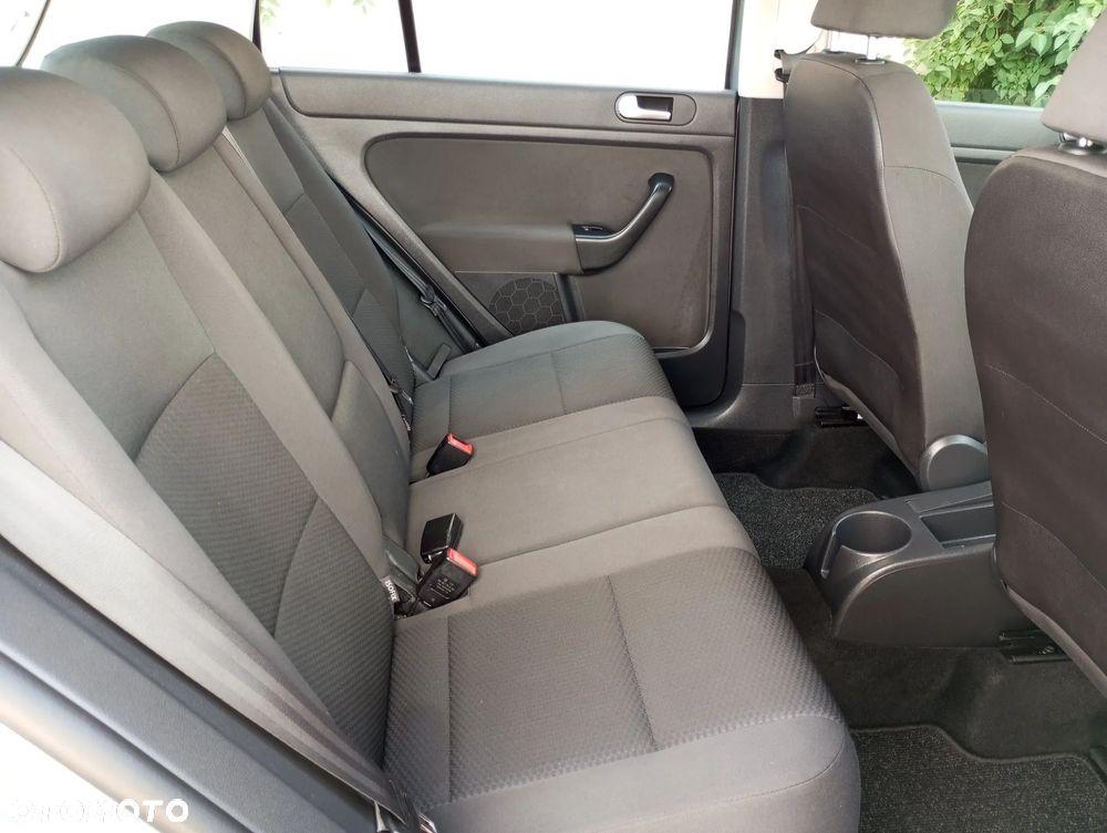 Volkswagen Golf Plus - 8