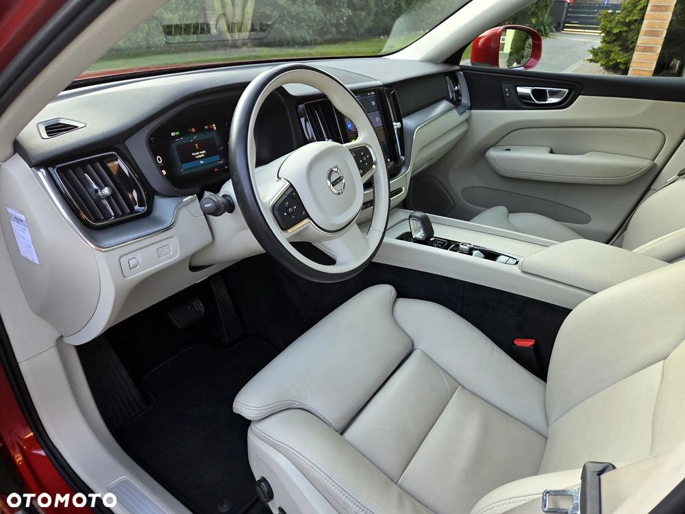 Volvo XC 60 B4 B Geartronic Momentum Pro - 23