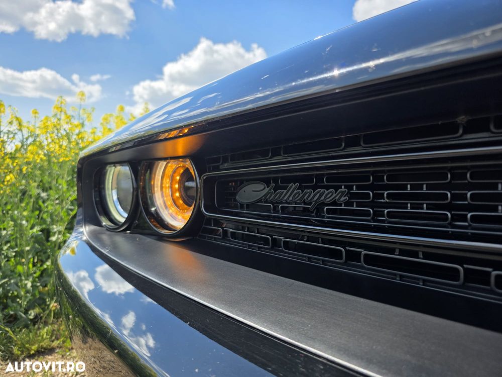 Dodge Challenger - 5