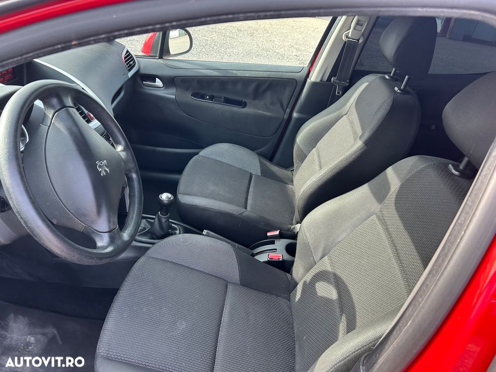 Peugeot 207 - 17