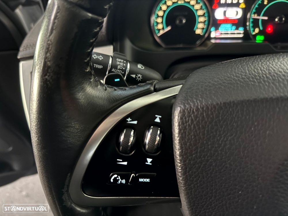 Jaguar XF 2.2 D Premium Luxury - 33