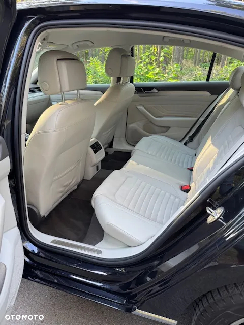 Volkswagen Passat 2.0 TDI 4Mot Elegance DSG - 11