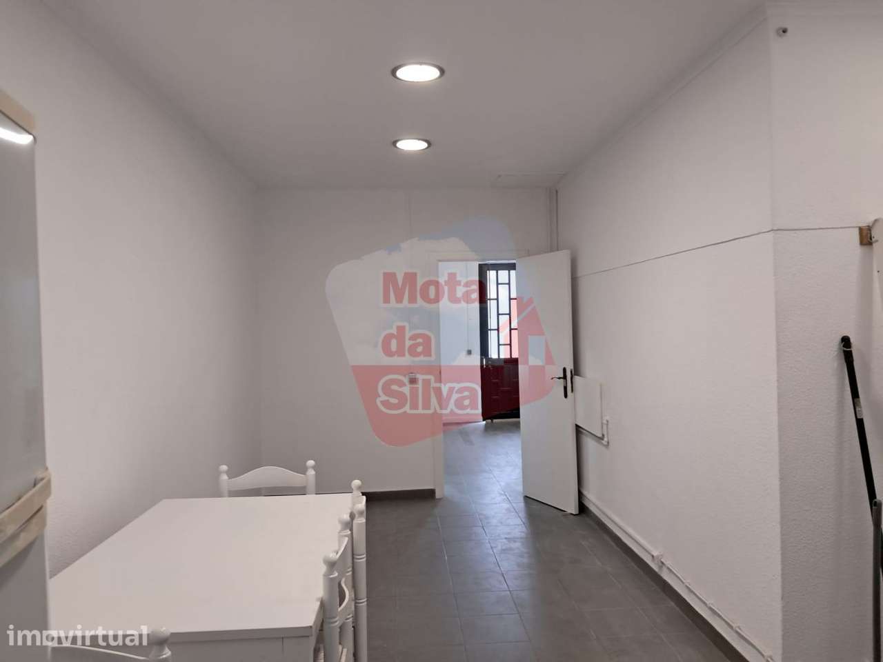 Excelente apartamento T1 Pragal, Almada - Grande imagem: 5/13