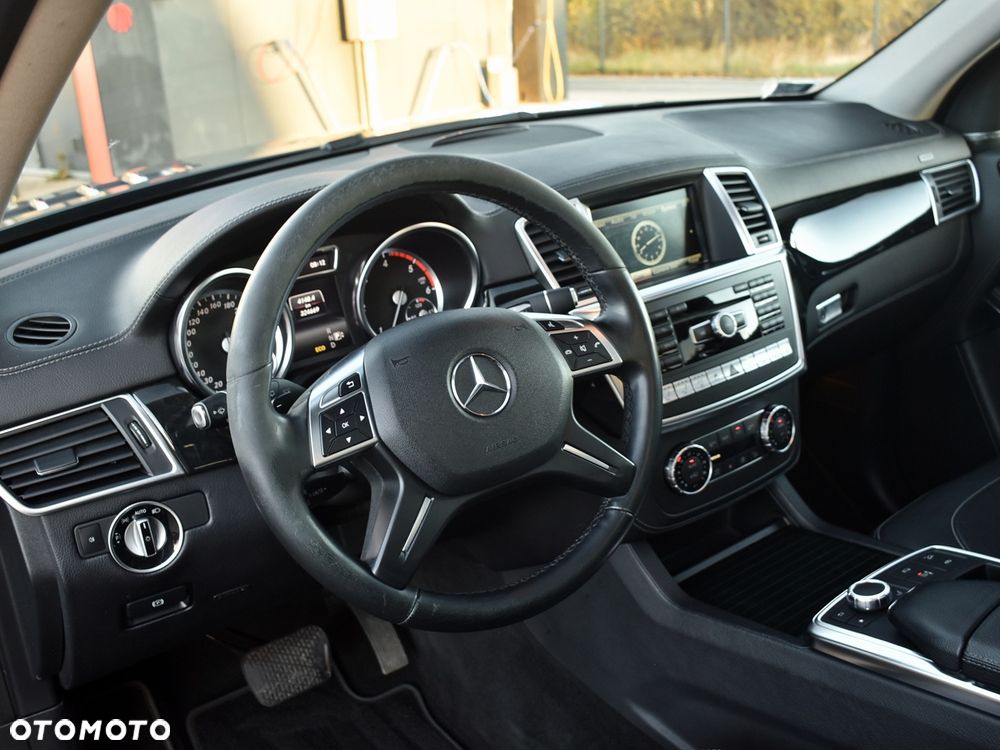 Mercedes-Benz GL 350 BlueTEC 4Matic 7G-TRONIC - 30